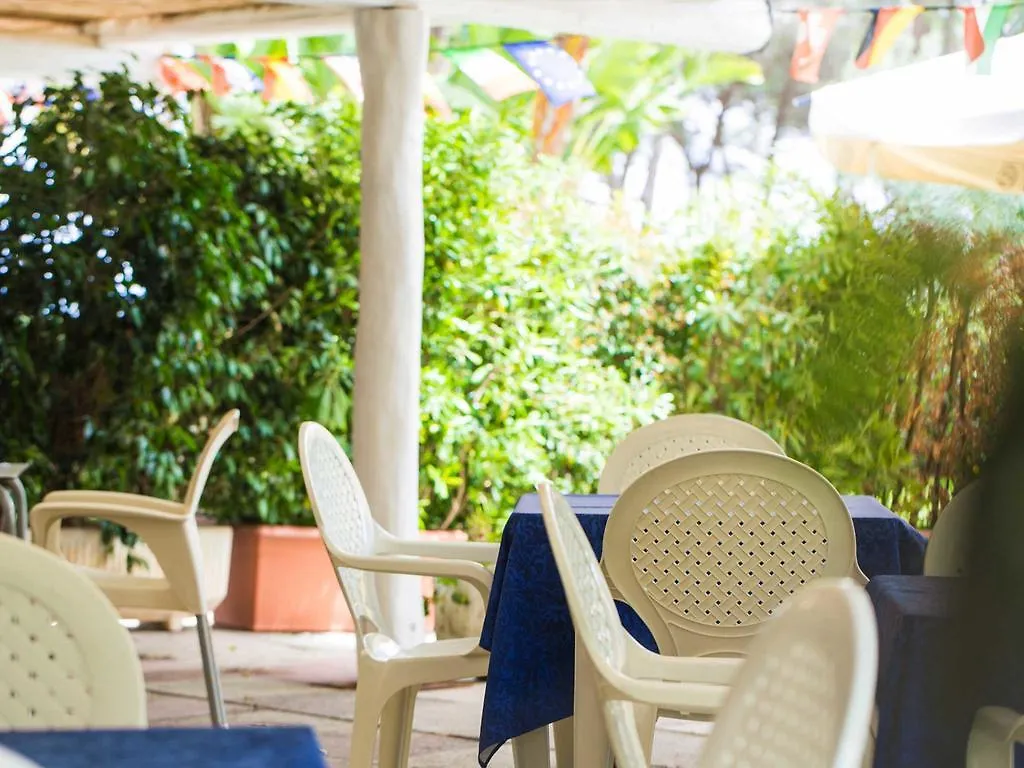 캠프장 Camping Cala D'Ostia 풀라